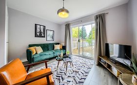 Coventry Contemporary House, M6, Cbs Arena - Ricoh, Private Parking, Sleeps 5, By Empower Homes